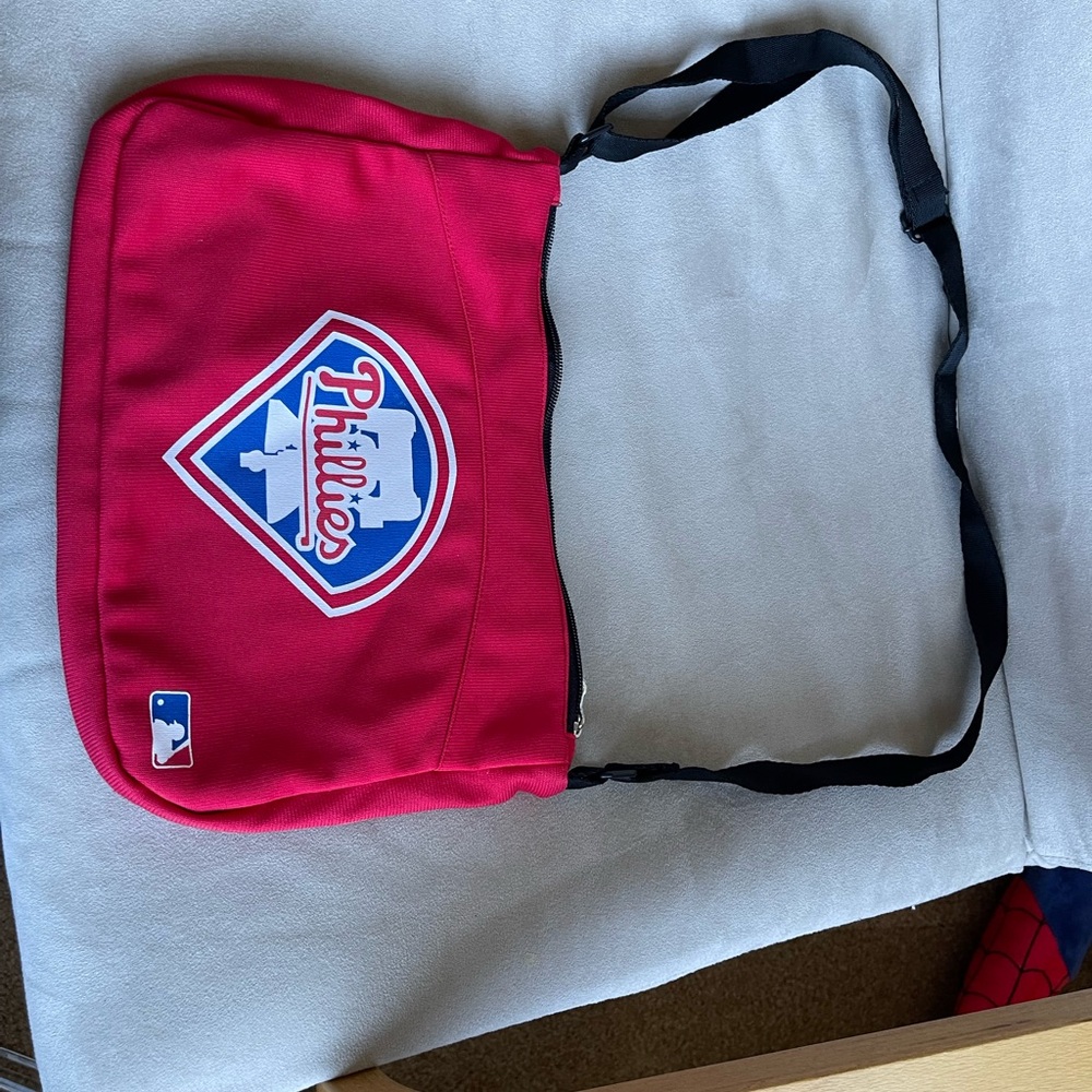 Phillies small purse